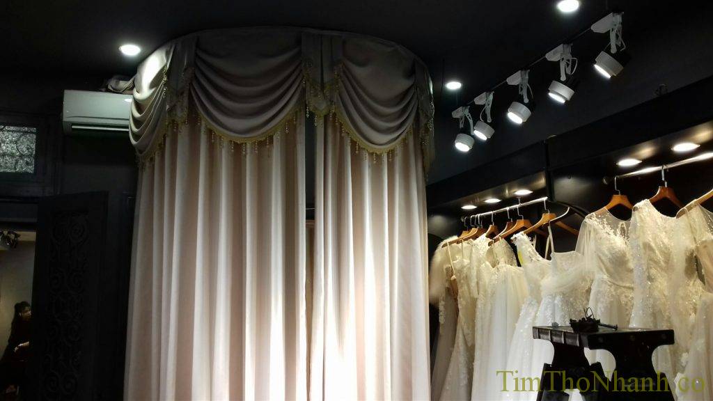 bộ rèm vải tuyệt đẹp tại phòng chụp ảnh cáo cưới Tuấn Khang