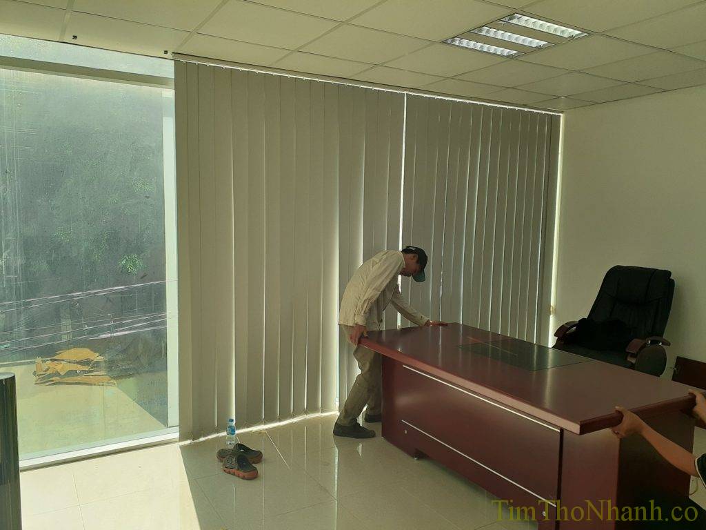 Sửa chữa rèm lá dọc văn phòng