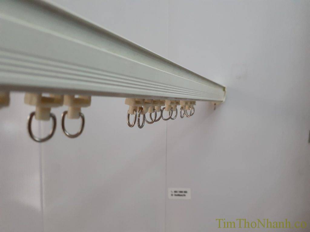 Phụ kiện thanh ray và suốt treo rèm Phụ kiện thanh ray và suốt treo rèm