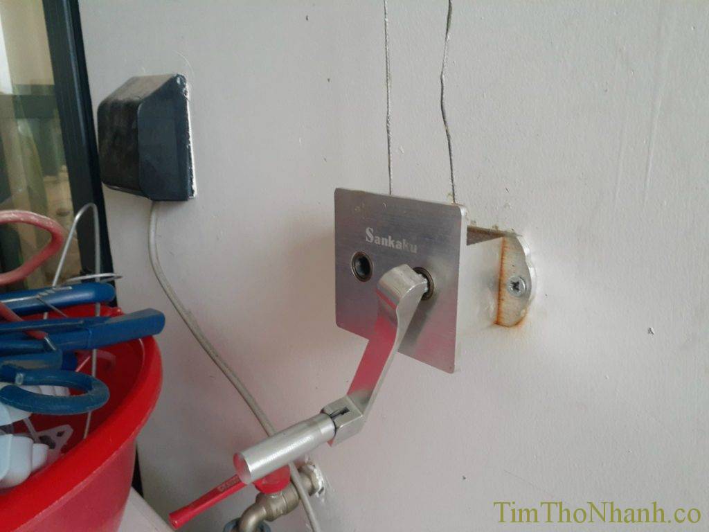 Nhận sửa giàn phơi thanh kẹt không xuống Nhận sửa giàn phơi thanh kẹt không xuống