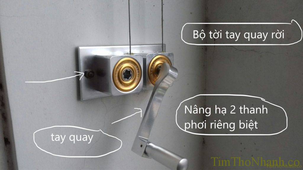 Mẫu bộ tời tay quay rời, điều khiển thanh phơi lên xuống bằng cách rút tay quay từ ổ trục bên này lắp sang ổ trục bên kia