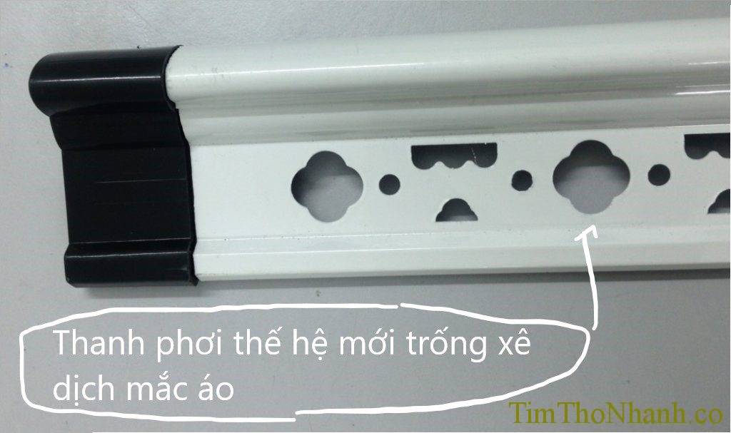 Thanh phơi thế hệ mới được đục lỗ đều và đẹp, anh chi treo quần áo không lo chúng xê dịch , xô lệch
